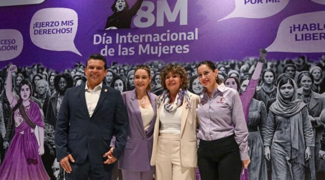 Asisten Lucy y Lalo aciclo de conferencias enconmemoración del M8