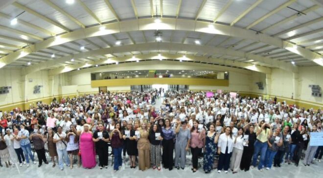 Senadora Olga Sosa se reúne con Tejedoras de la Patria de Matamoros