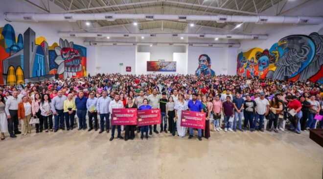 Entregó Carlos Peña Ortiz tarjetas del programa “Jóvenes Imparables” en Reynosa