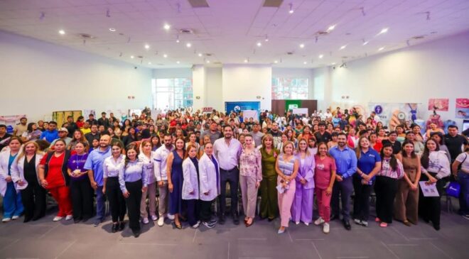 Inauguraron Carlos Peña Ortiz y Alejandra Yelitza Garza la Feria de la Maternidad 2026